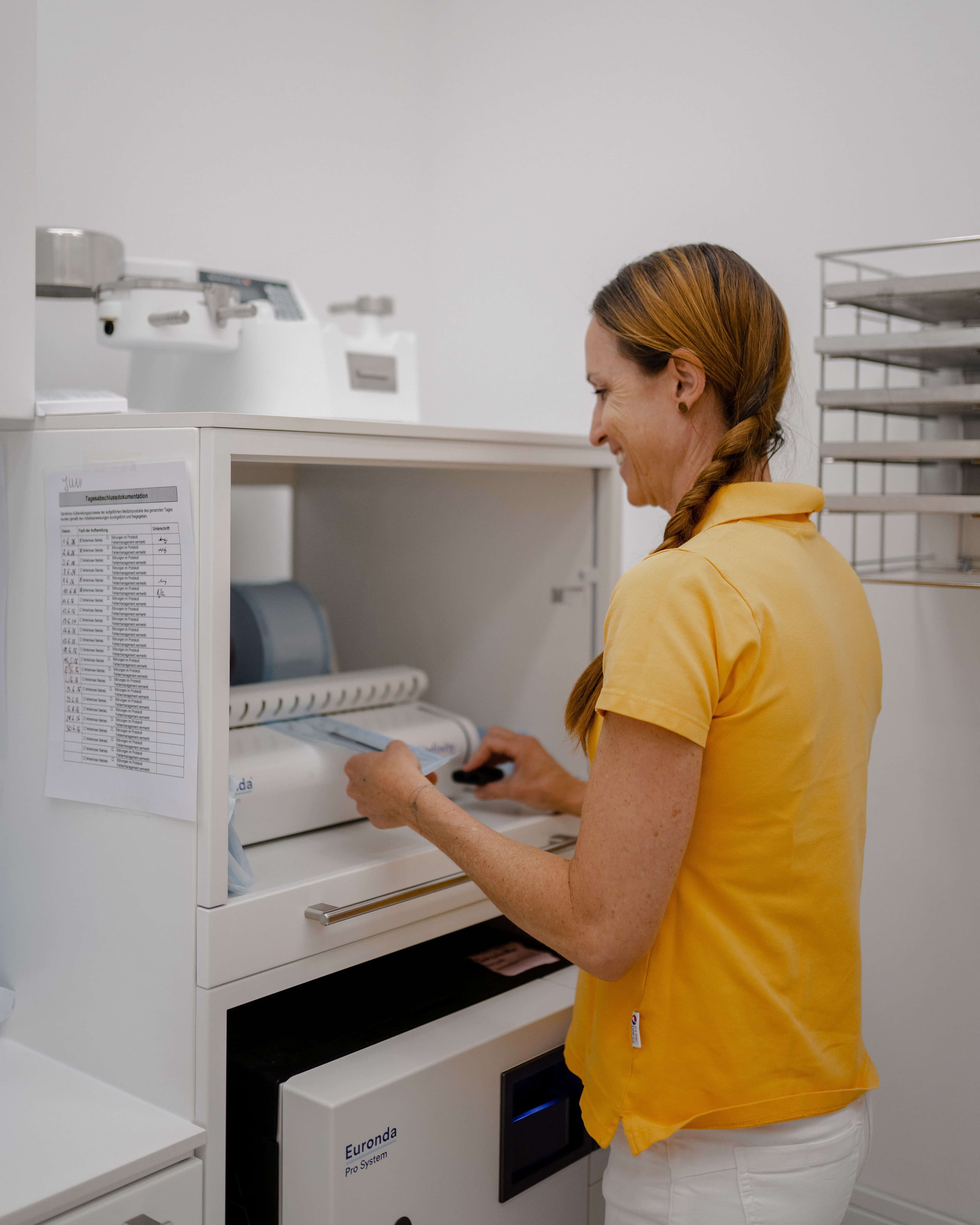 Zahnmedizinische Assistenz bei der Sterilisation